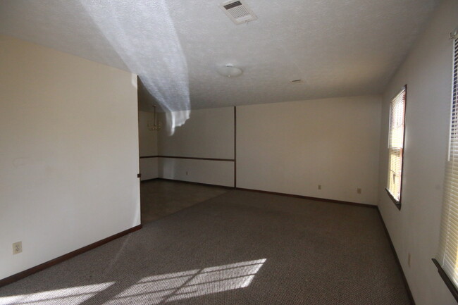 Building Photo - 129 Williamson St