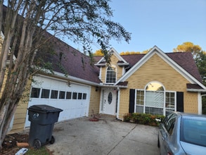 Building Photo - 215 Jon Jeff Dr NW