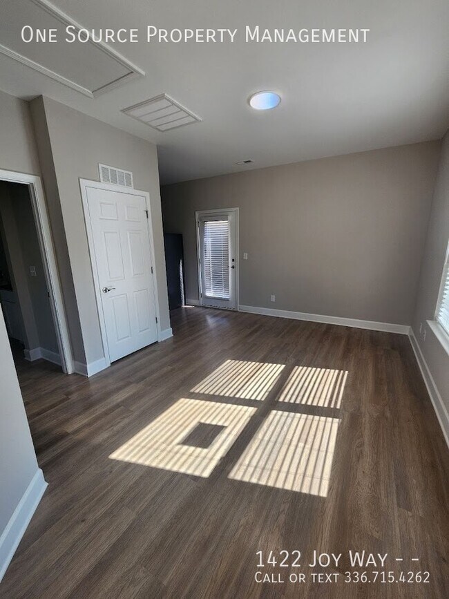 Foto del edificio - 1422 Joy Wy