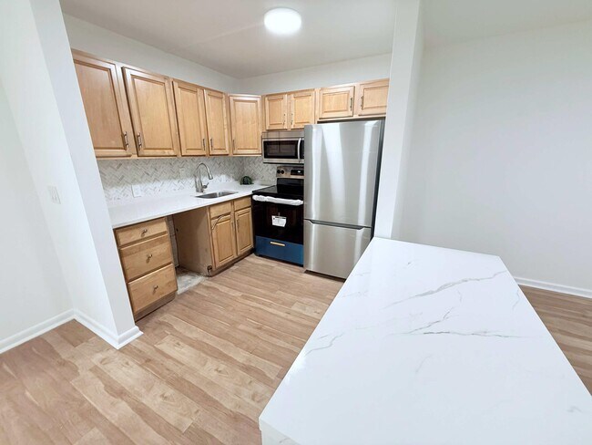 Building Photo - 296 Mansfield G