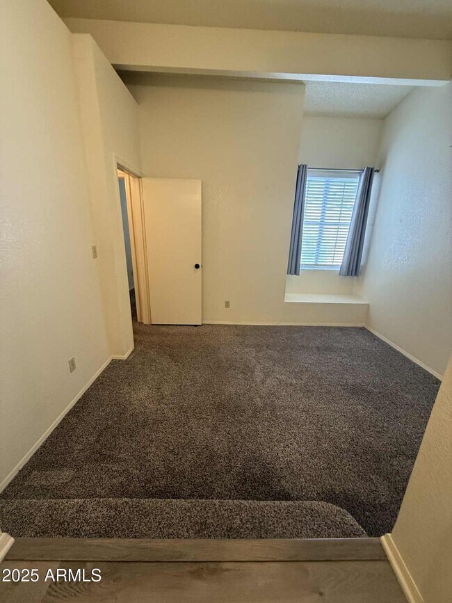 Foto del edificio - 510 N Alma School Rd