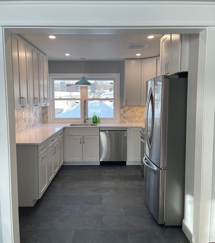 415 Kelly Cir Unit 415, Duluth, MN 55811 Condo for Rent in Duluth, MN