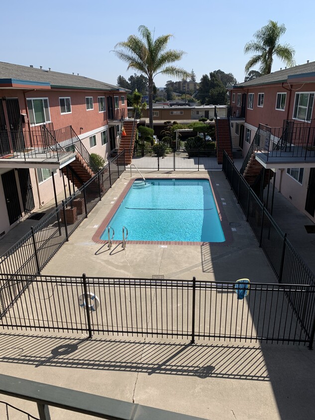 Primary Photo - 20400 Park Way