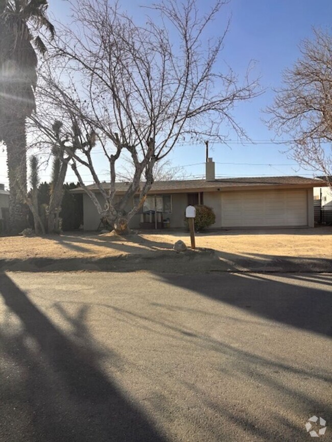 Building Photo - 7092 Tamarisk Ave