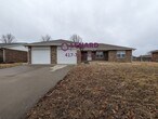 Foto principal - Large 3 Bedroom Home!