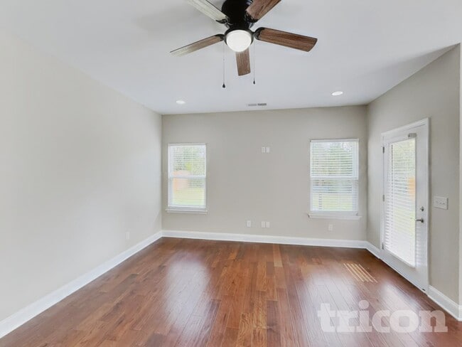 Building Photo - 1372 Wentworth Dr