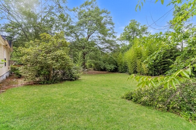 Building Photo - 404 N 15th St