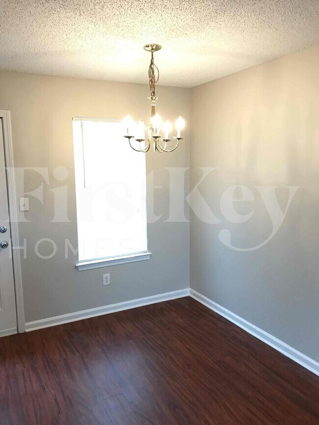 Building Photo - 999 Brecken Ln