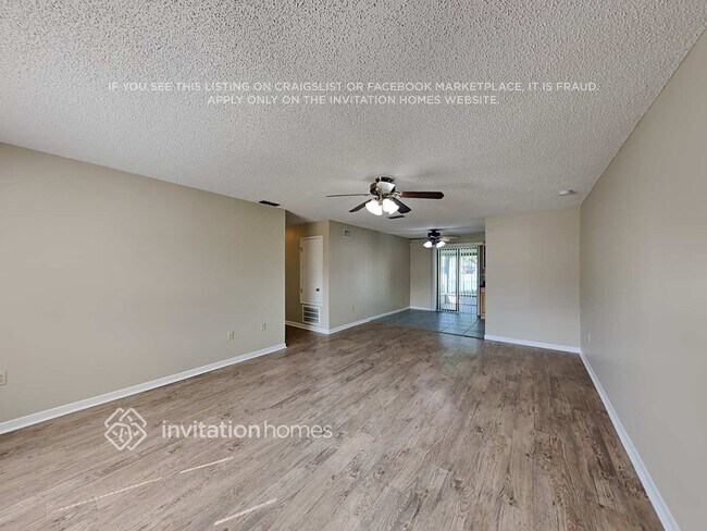 Foto del edificio - 6125 N Fork Ct
