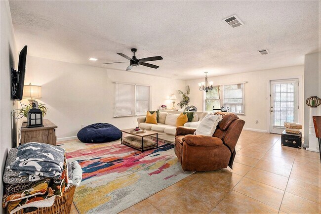 Foto del edificio - 116 Whiting Ave