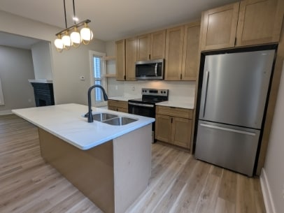 Foto del edificio - 715 Seymour Ave