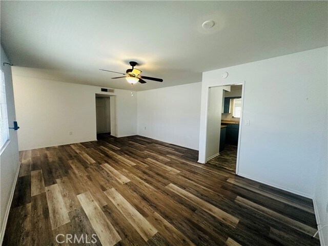Foto del edificio - 28940 Carmel Rd