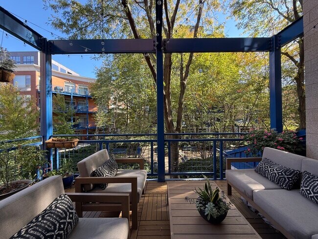 Foto del edificio - 27 N Racine Ave