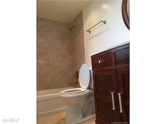 Building Photo - 2 br, 2 bath  - 9956 N Kendall Dr # 123-1