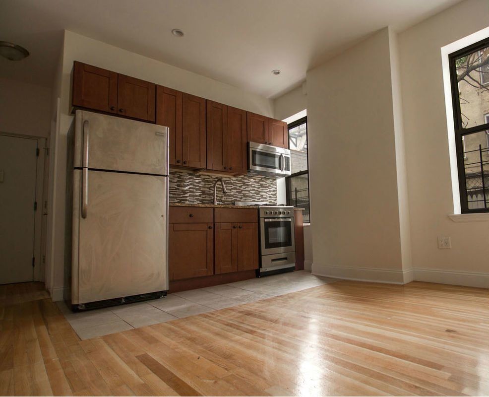 Primary Photo - 1291 Nostrand Ave