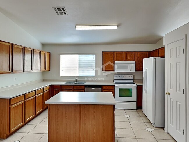 Foto del edificio - 461 N Tower Ave