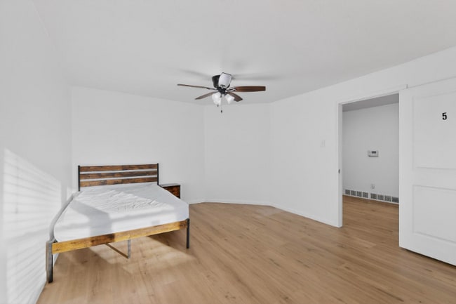 Building Photo - 404 Nottingham Dr