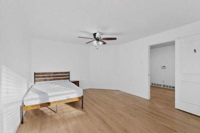 Foto del edificio - 404 Nottingham Dr