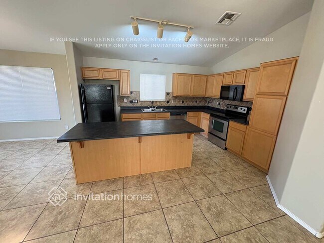 Foto del edificio - 11825 W Maui Ln