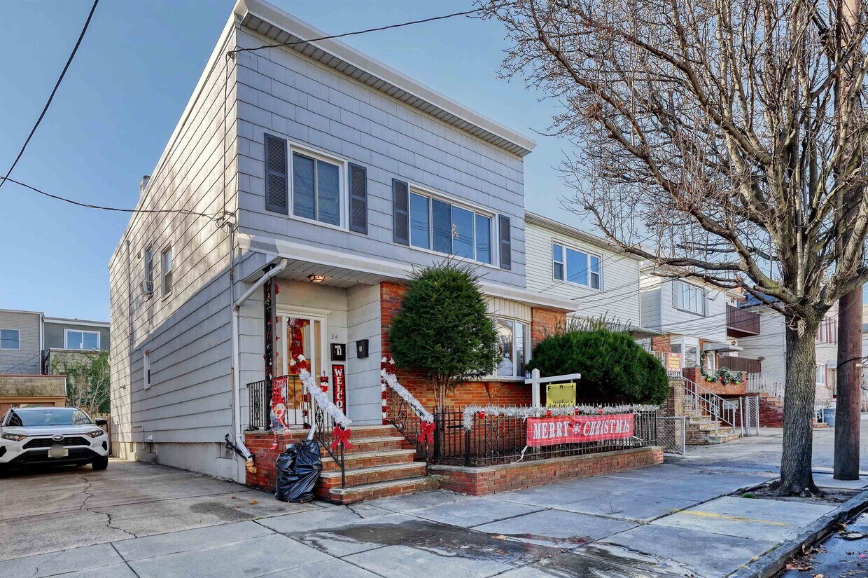 Primary Photo - 34 W 9th St