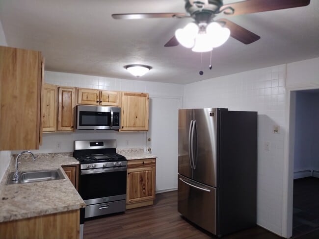 Building Photo - 10 Tiffany Rd