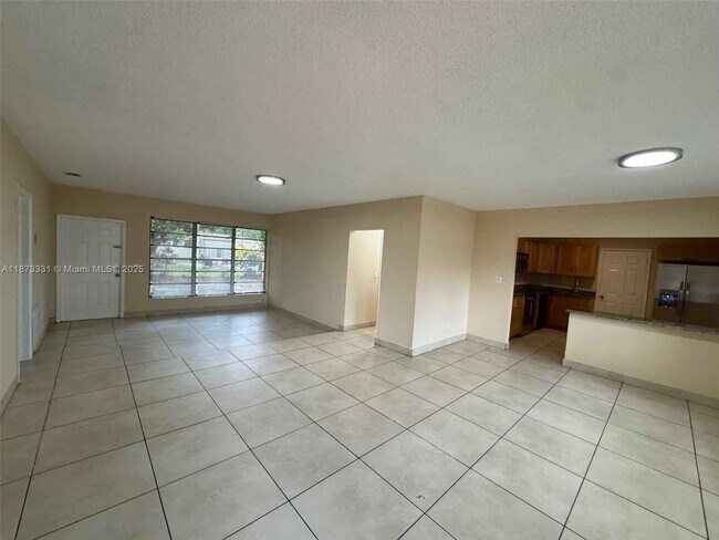 Foto del edificio - 1732 NE 158th St