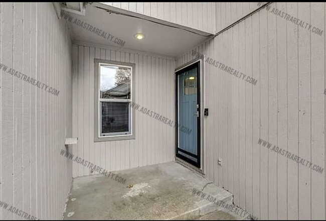 Foto del edificio - Gorgeous Modern Shawnee Townhome-Available...