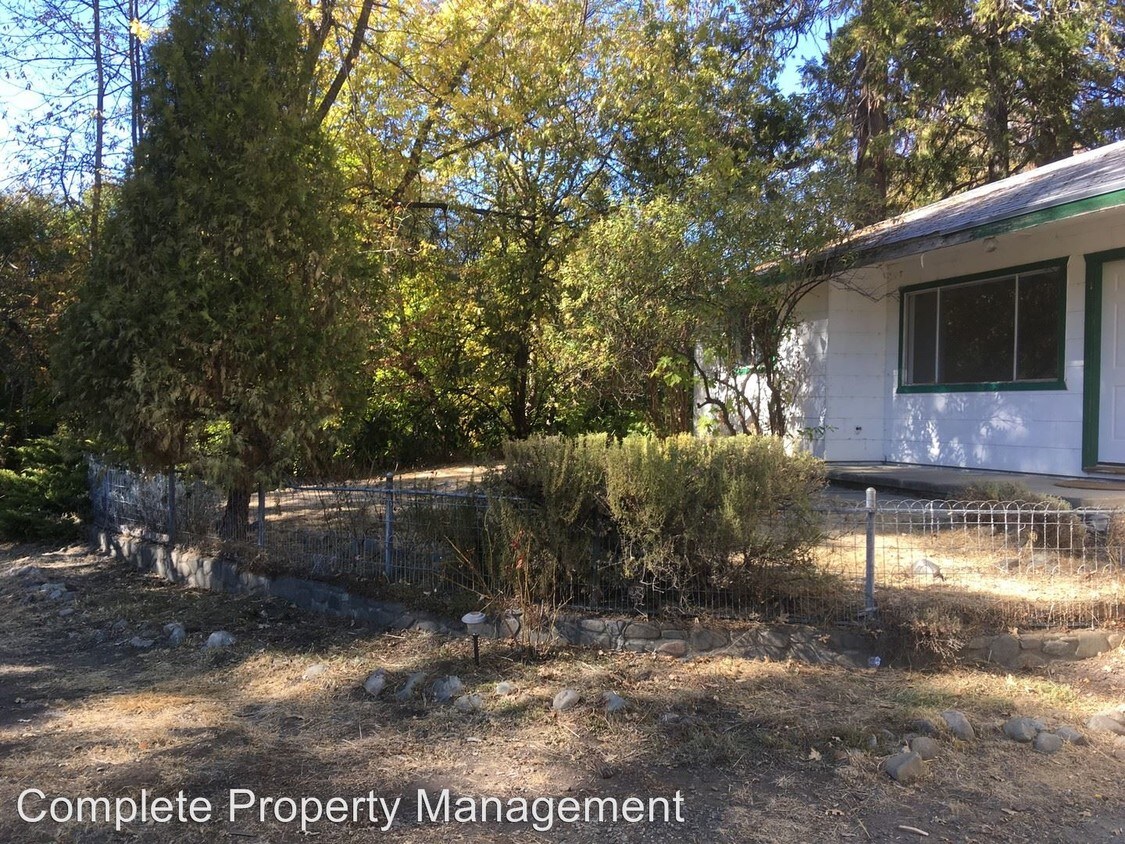 Primary Photo - 4 br, 2 bath House - 150 Browns Rd.