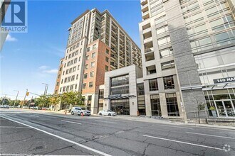 Building Photo - 150 Main St W