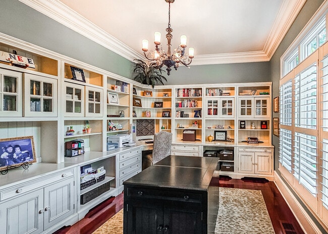 Building Photo - 1008 Medinah Ct