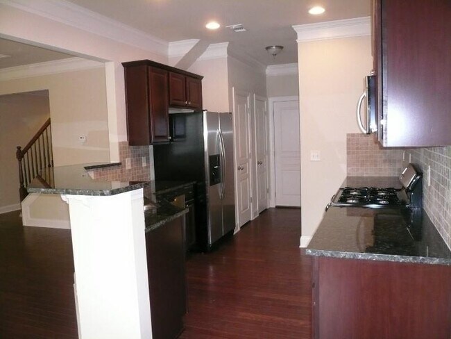 Foto del edificio - 780 Duberry St