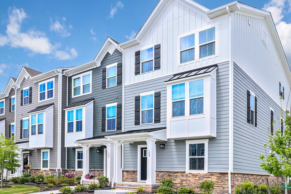 Primary Photo - 100 Fost Blvd