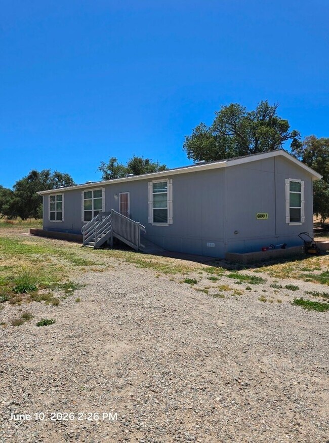 Foto del edificio - 3 bedroom 2 bath home in the country includes water electric and sewer