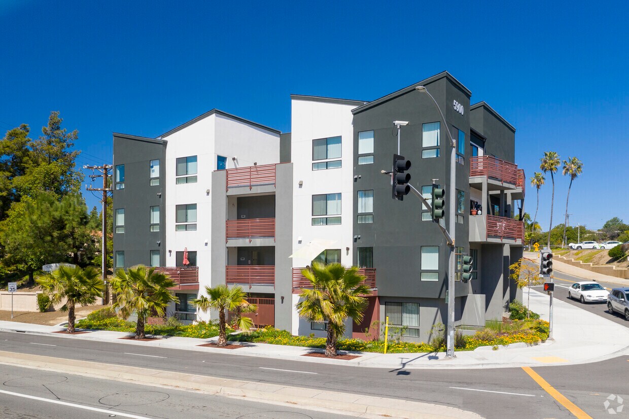 Foto principal - 5900 Severin Dr