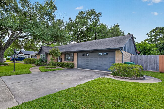 Foto del edificio - 10233 Moorberry Ln