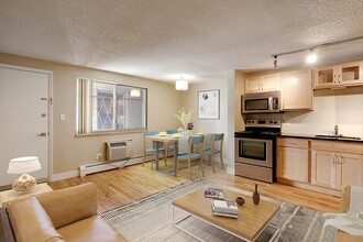 Building Photo - The Vertice