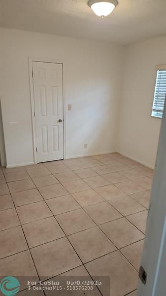 Foto del edificio - 7861 SW 10th St