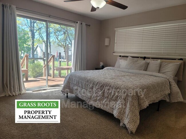 Foto del edificio - 14336 Pepperwood Dr