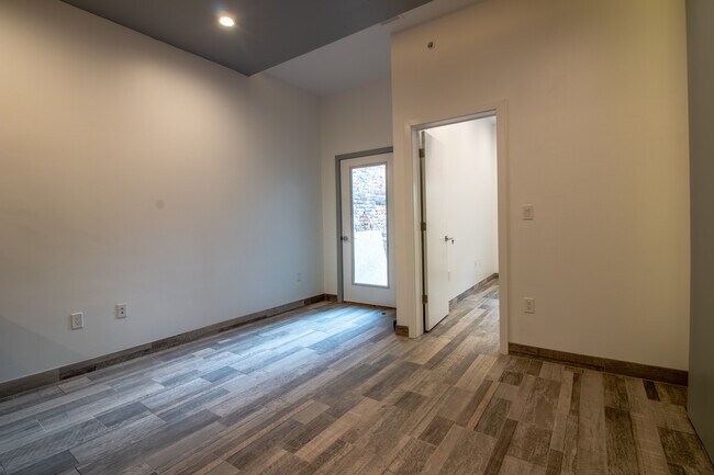 Foto del edificio - 2028 E Fletcher St
