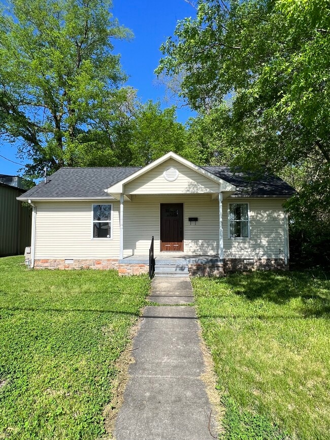 Building Photo - 318 N 12th St