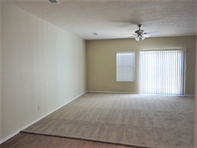 Foto del edificio - 4981 Butte Pl NW