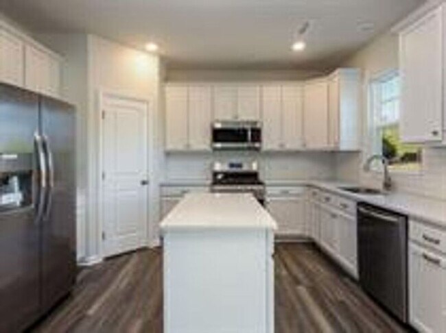 Foto del edificio - 546 Dawley Dr