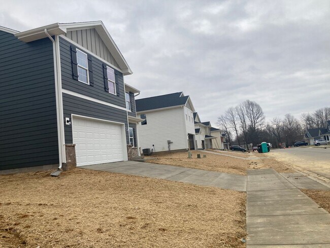 Building Photo - 117 Elegance Wy