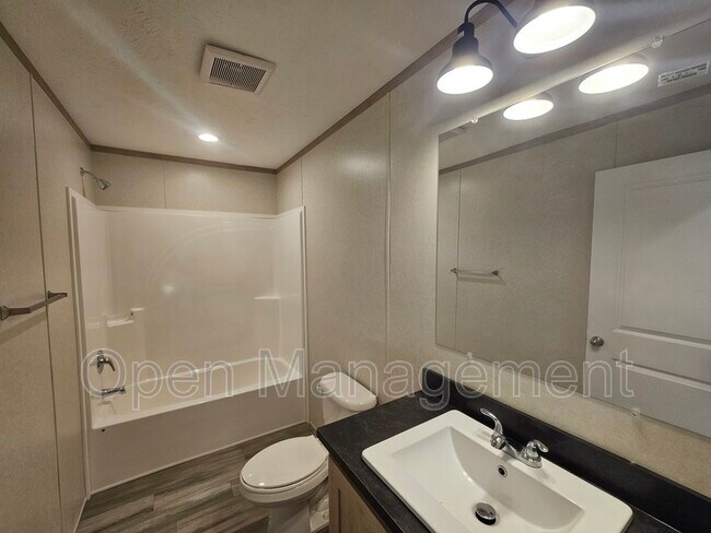 Foto del edificio - 700 S 12th St