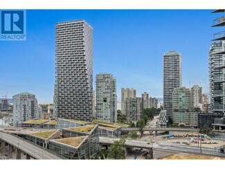Building Photo - 501-2501 Pacific St