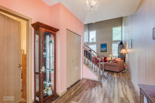 Building Photo - 2525 Looking Glass Ct