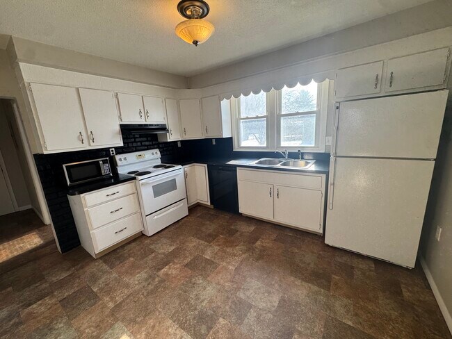 Foto del edificio - 2144 N Webster St