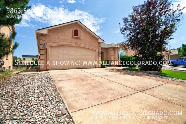 Building Photo - 9863 Everglades Dr