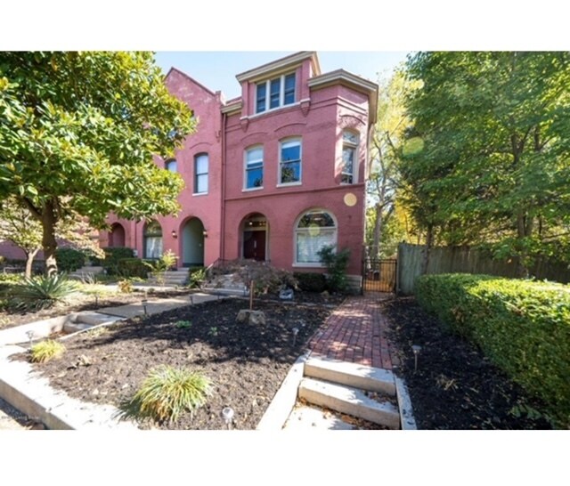 Foto principal - 1319 S 2nd St