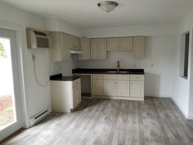 Building Photo - 6701 Champeny Rd